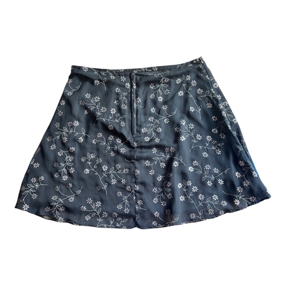 Vintage Semi-Sheer Sparkly Floral Mini Skirt Size 11 Made in the USA 90s Y2K - Picture 5 of 5